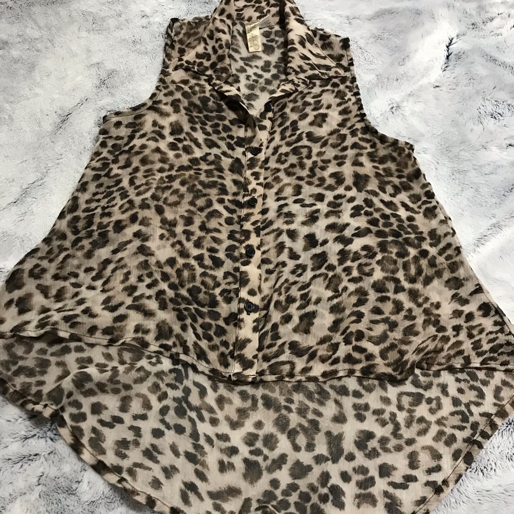 Women’s Shear Blouse. EUC!